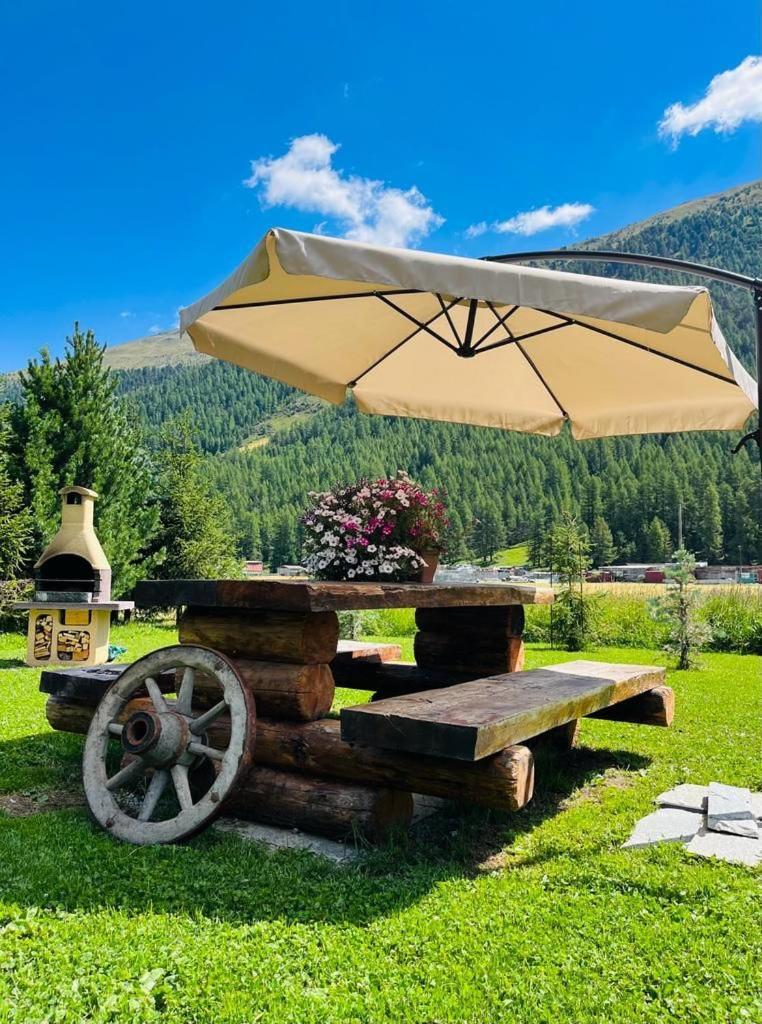 Chalet Sunshine Livigno Buitenkant foto