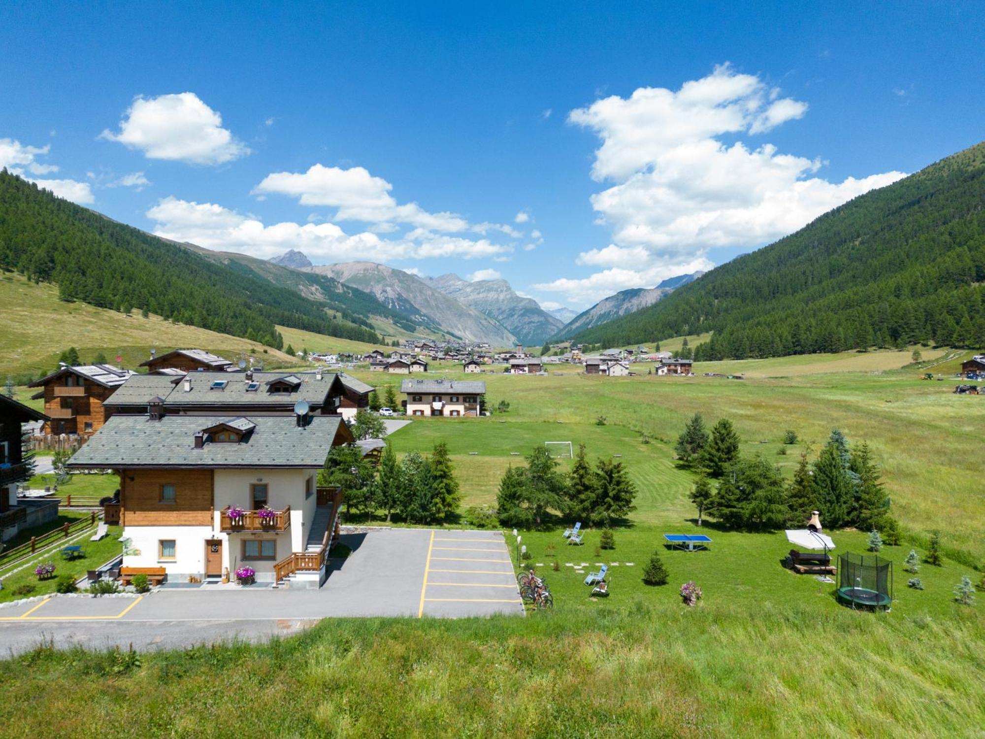 Chalet Sunshine Livigno Buitenkant foto